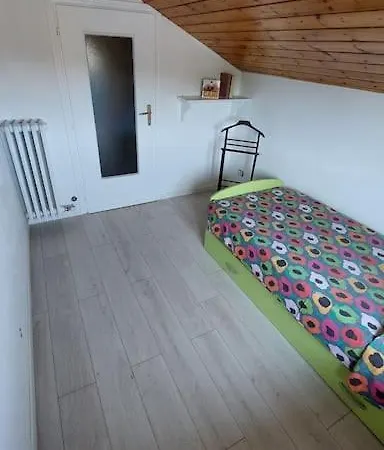 Comodo, Pratico E Tranquillo Apartamento