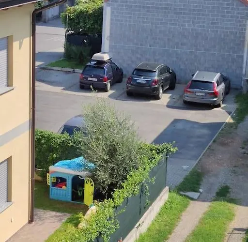 Comodo, Pratico E Tranquillo 아로나